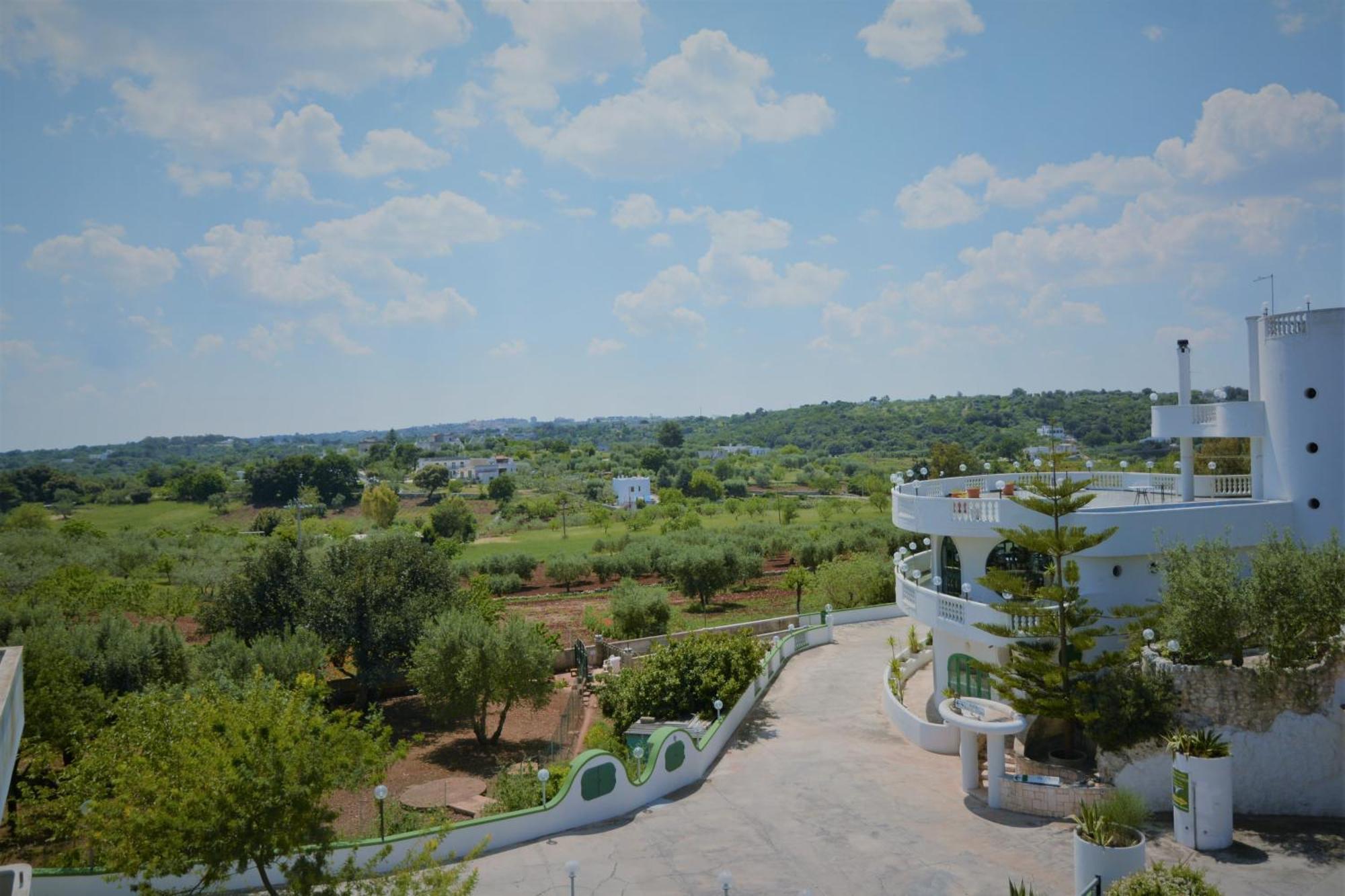 צ'יסטרנינו Hotel Falco D'Oro מראה חיצוני תמונה