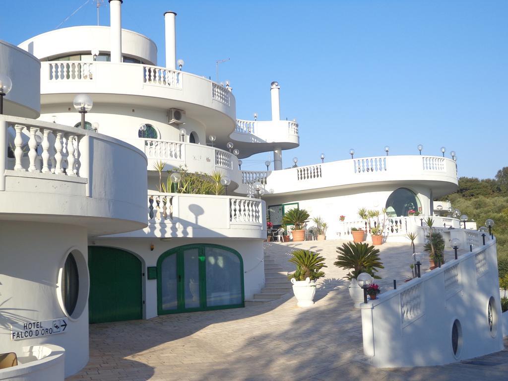 צ'יסטרנינו Hotel Falco D'Oro מראה חיצוני תמונה