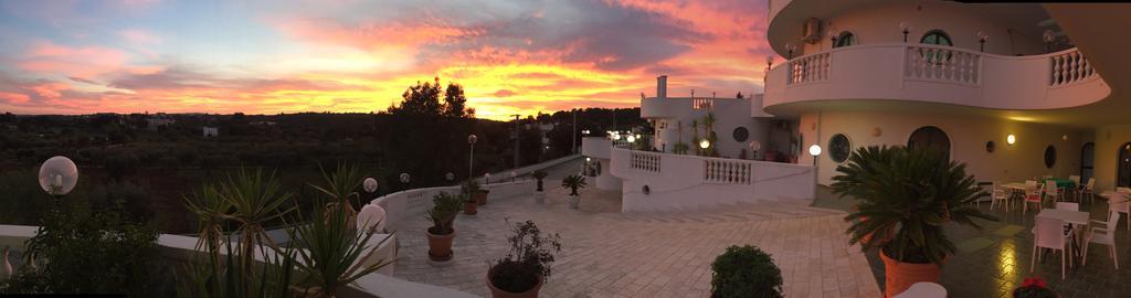 צ'יסטרנינו Hotel Falco D'Oro מראה חיצוני תמונה