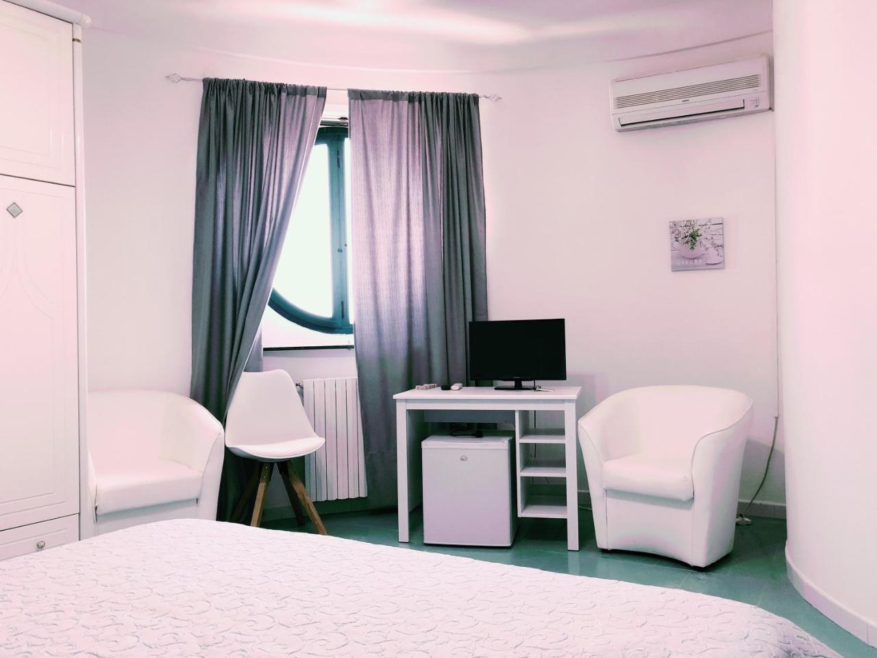 צ'יסטרנינו Hotel Falco D'Oro מראה חיצוני תמונה