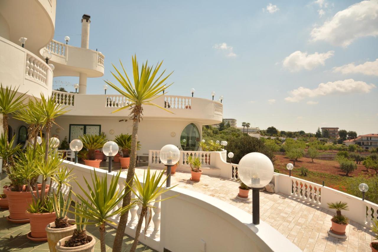צ'יסטרנינו Hotel Falco D'Oro מראה חיצוני תמונה