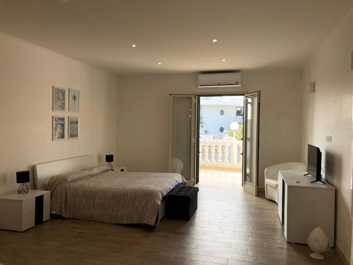 צ'יסטרנינו Hotel Falco D'Oro מראה חיצוני תמונה