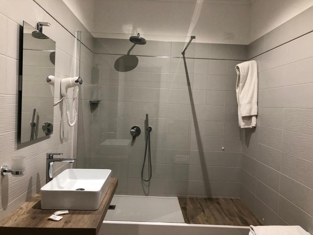 צ'יסטרנינו Hotel Falco D'Oro מראה חיצוני תמונה